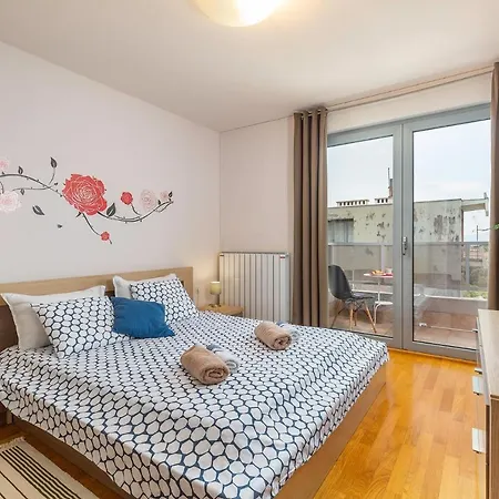 Lägenhet With Parking Space - 16029 Rijeka