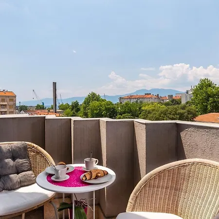 With Parking Space - 16029 Lägenhet *